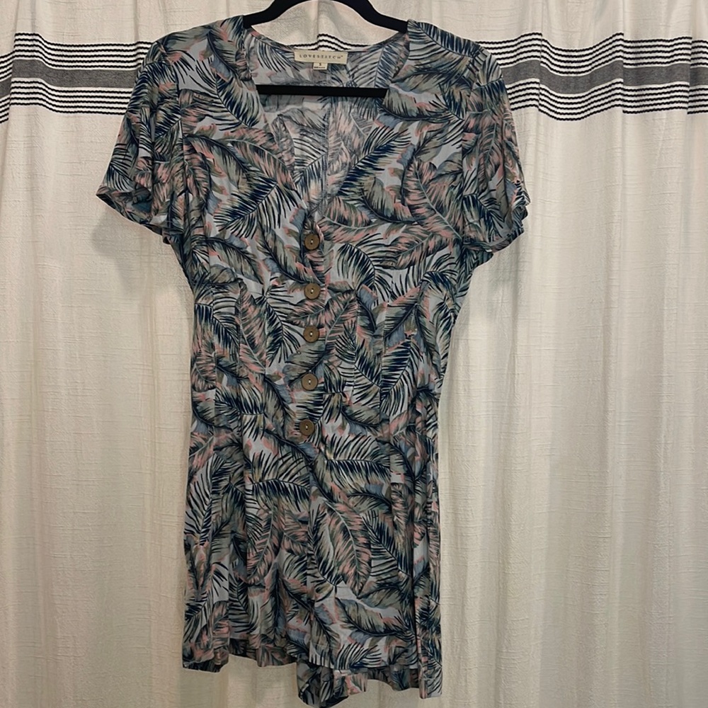 NWOT Vici tropical print button romper